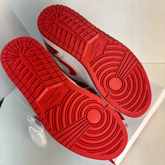 Nike Jordan 1 Retro OG white / University Red and black size 9 brand new w/ box - Picture 5 of 8